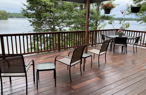 Moultonborough Casa | Amazing Waterfront Alquiler Lake Winnipesaukee NH En la isla de Bridged