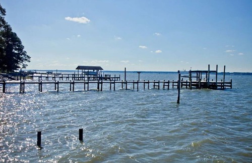 Bellamy Casa | Amazing Waterfront Getawaylong Term Renters are Welcome!