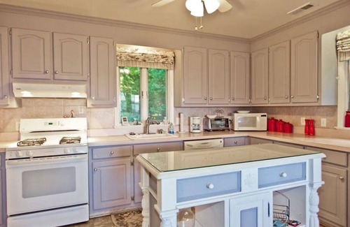 Bellamy Casa | Amazing Waterfront Getawaylong Term Renters are Welcome!