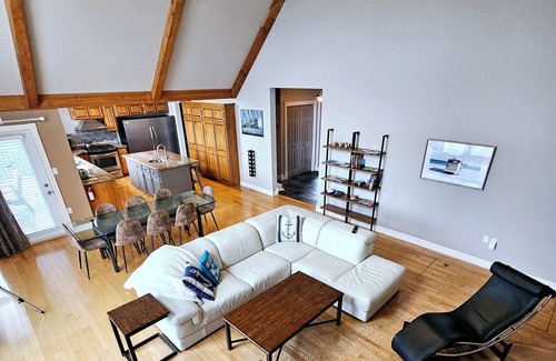 Tobermory Cabaña | Amazing waterfront luxury home in millionaire area only minutes from town