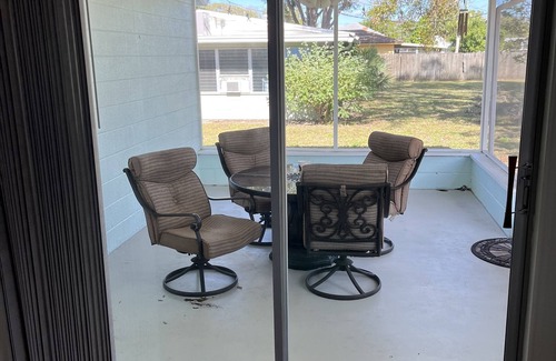 Venice Gardens Casa | Amazing well take care house in a great location.