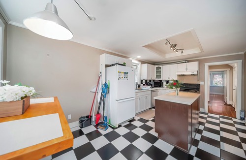 Dunbar Casa | Amazing Westside Vancouver Villa - Free Parking