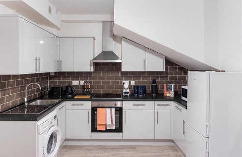 Canonbury Casa | Amazingly Beautiful 3 BR Flat For Large Groups