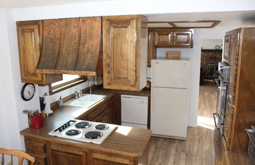 Gunnison Casa | Amazingly serene private river front house awaits!