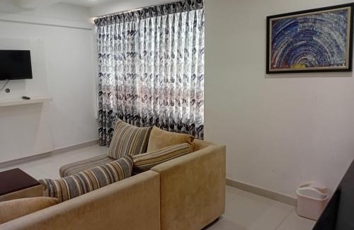Pamankada West Hotel | Amazinn suites Hotel
