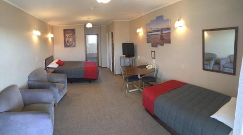 New Plymouth Hotel | Amber Court Motel