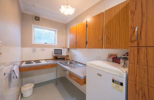New Plymouth Hotel | Amber Court Motel