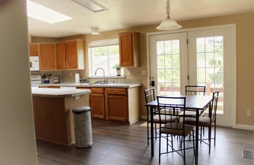 Alpine Casa | Amber Room at Fernwood Sanctuary