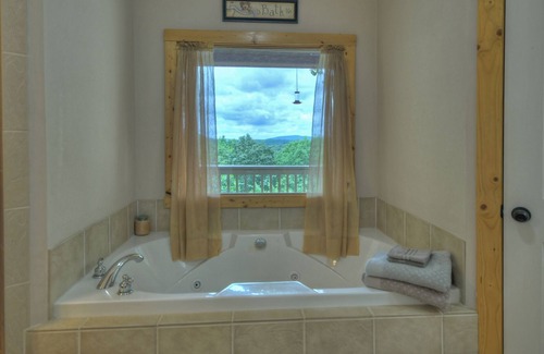 Talking Rock Cabina | Amber Sunsets -Incredible Views, Hot Tub!