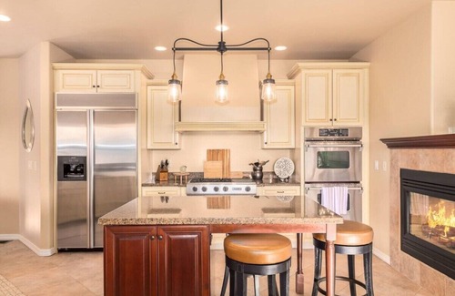 Flagstaff Cabina | Amberwood Apline Estate w/5 Showers, Spa & Views