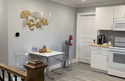 Niagara Falls Casa | Ambiance by the Falls Cozy Suite