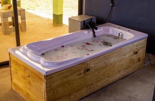 Amboseli Cabina | Amboseli Amanya Lodge