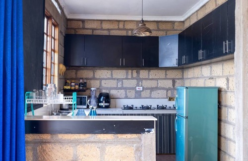 Oloitoktok Otro | Amboseli Glass house