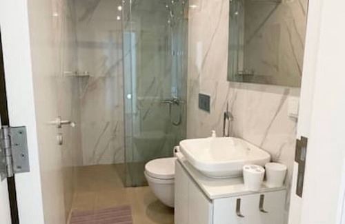 Aamchit Chalet De Esquí | Amchit Bay Beach Residences 3BR Rooftop w/ Jaccuzi