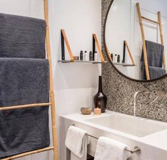 Fira Hotel | Amelot Art Suites