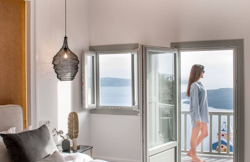 Fira Hotel | Amelot Art Suites