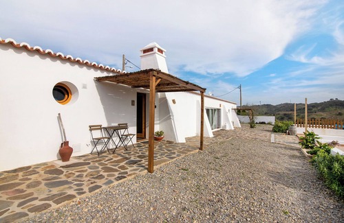 Alta Mora Apartamento | Habitación 'Amêndoa Duro Amarelo' con Vista a la Montaña, Wi-Fi y Aire Acondicionado
