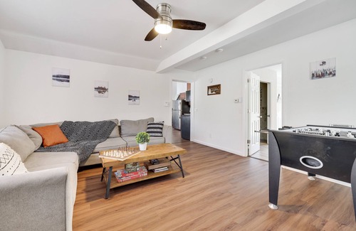Thornhurst Chalet De Esquí | Amenity Filled Private Getaway on a cul-de-sac w/ AC, King Bed, Fire Pit & Games