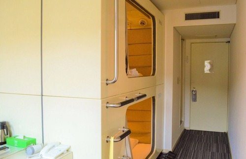 Sannenzaka Ninenzaka Hotel | Amenity Hotel Kyoto Capsule private room / Kyoto Kyōto