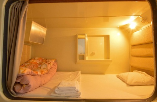 Sannenzaka Ninenzaka Hotel | Amenity Hotel Kyoto Capsule private room / Kyoto Kyōto