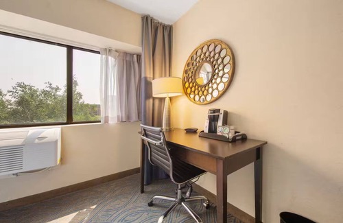 South Loop Apartamento | Amenity Rich Double Queen Suite