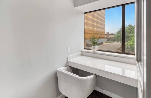 South Loop Apartamento | Amenity Rich Double Queen Suite