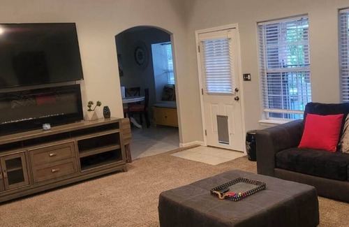 McAllen Casa | American contemporary w/pool -10 min away from every you need be !