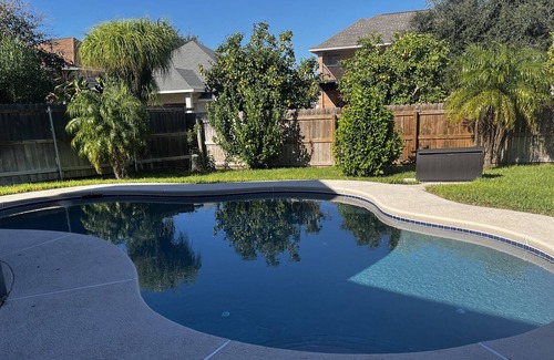 McAllen Casa | American contemporary w/pool -10 min away from every you need be !