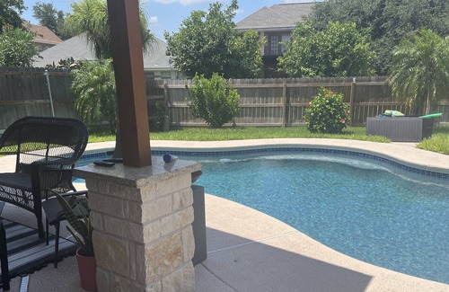 McAllen Casa | American contemporary w/pool -10 min away from every you need be !