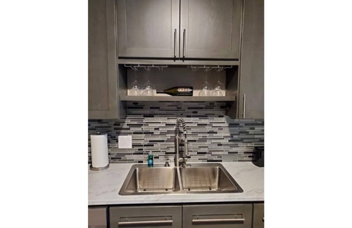 Comfort Casa | American Dreamers Suite (Sleeps 2)