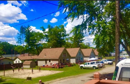 Houghton Lake Cabina | American Oak Resort