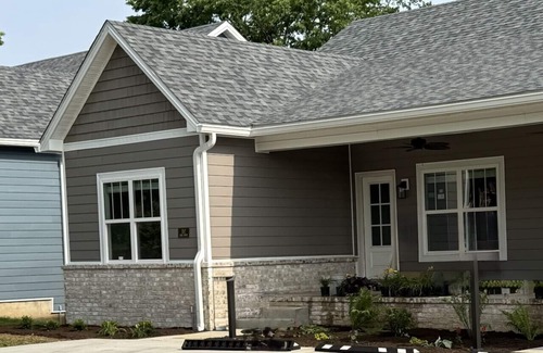 Versailles Casa | American Pharoah Cottage | 3BR Downtown Versailles