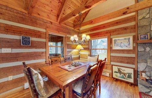 Seven Devils Casa | American Pride Cabin