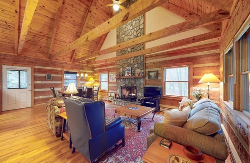 Seven Devils Casa | American Pride Cabin