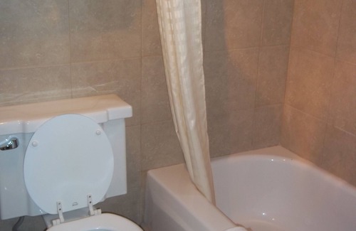 Williams Hotel | American Regency Inn