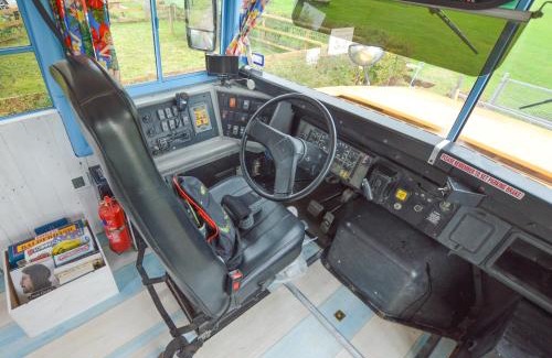 Cheddar Otro | American School Bus Glamping - Somerset
