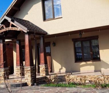 Baltatesti Casa | American Style Vacation Home
