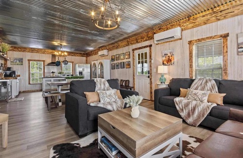 Valley Head Casa | Americana Farm Getaway