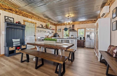 Valley Head Casa | Americana Farm Getaway