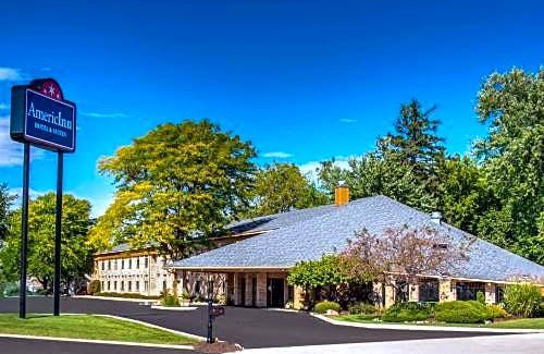 Delafield Hotel | AmericInn by Wyndham Delafield