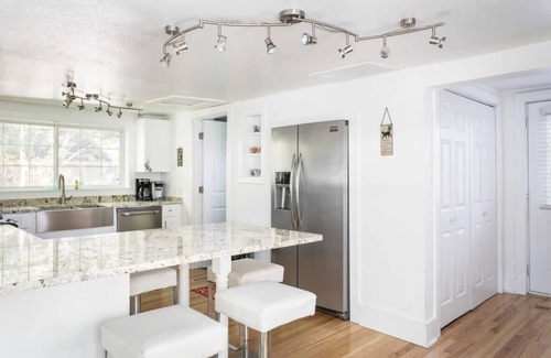 Elk Rapids Casa | Ames Cottage in Elk Rapids - Dog Friendly and Great Location!