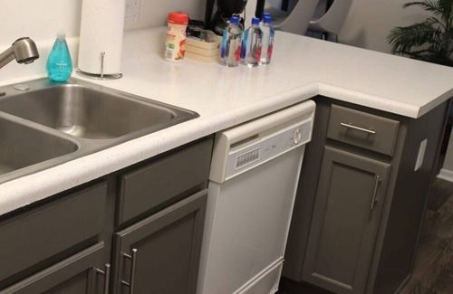 Ames Apartamento | University Flat + Amenitized Building