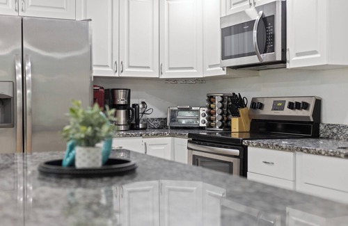 West Bradenton Casa | AMI Beaches + Heated Salt Pool & Jetted Spa + Game Room + Large Yard