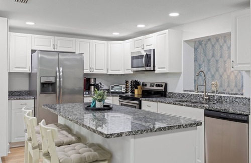 West Bradenton Casa | AMI Beaches + Heated Salt Pool & Jetted Spa + Game Room + Large Yard