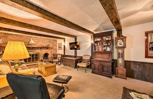 New Holland Apartamento | Amish Country Apartment with Cozy Fireplace!