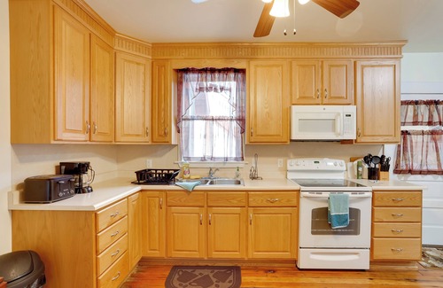 Loganton Casa | Amish Country Townhome: Near Hiking & Fly Fishing!