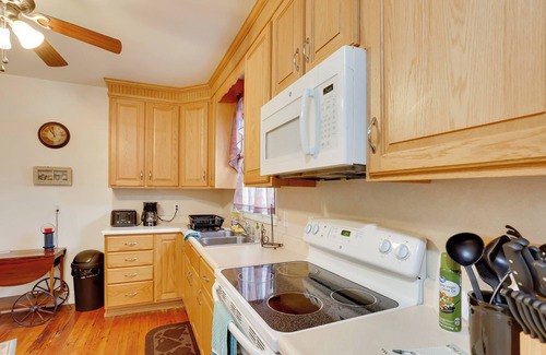 Loganton Casa | Amish Country Townhome: Near Hiking & Fly Fishing!