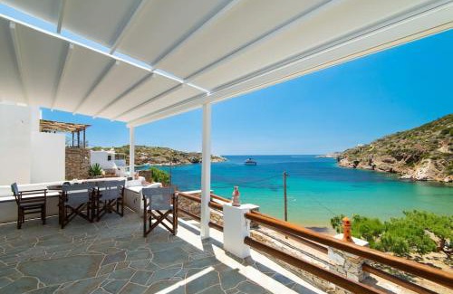 Chrisopigi Casa | Ammos 1 - Seafront house in Glyfo beach, Sifnos