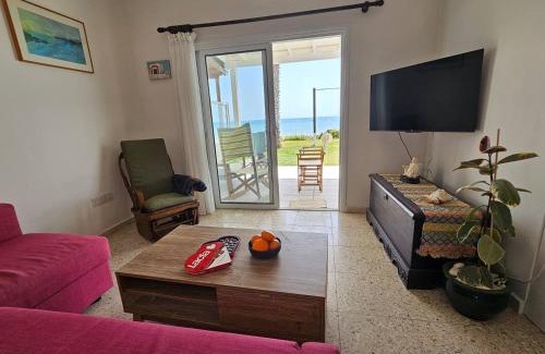 Pervolia Villa | Ammos Beachfront Villa Paradise