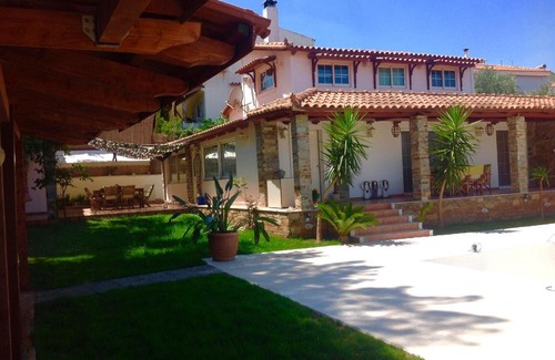 Nea Makri Villa | Amomos Villa with Swimming Pool